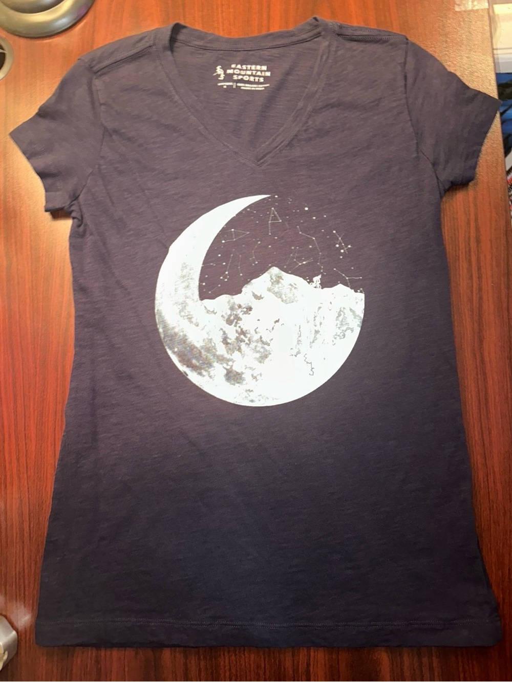 Eastern Mountain Sports Navy V‑Neck Moon & Mountain Graphic Tee